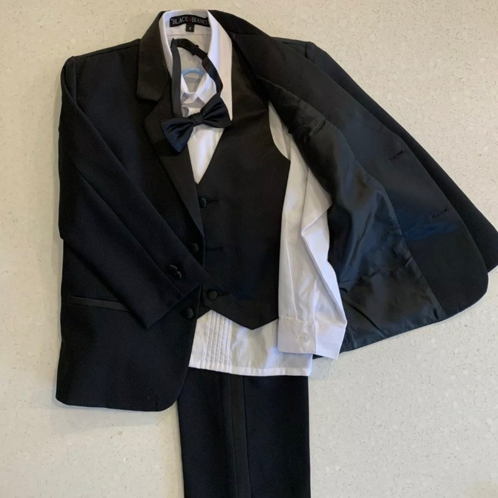Boys Black Tuxedo Size 7
